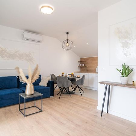 Olive Family House Apartment Mlini Bagian luar foto