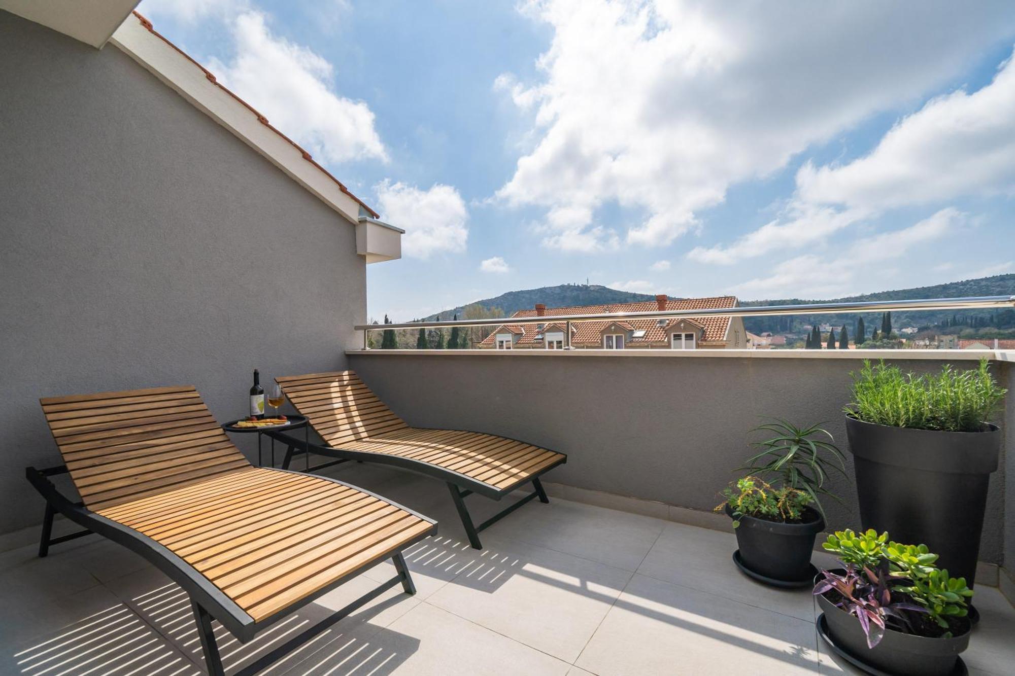 Olive Family House Apartment Mlini Bagian luar foto